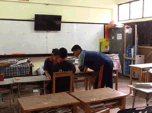Leerlingen in het klaslokaal in Mae Taeng